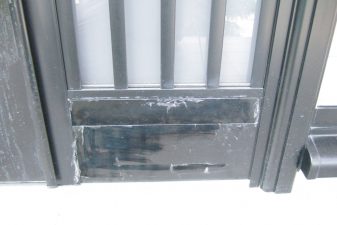 アルミ製玄関ドアの傷・劣化