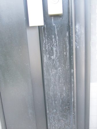 アルミ製玄関ドアの傷・劣化