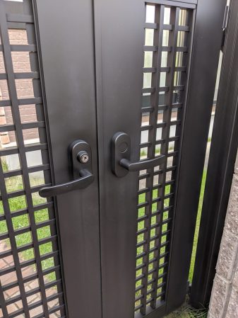 アルミ製門扉の塗装