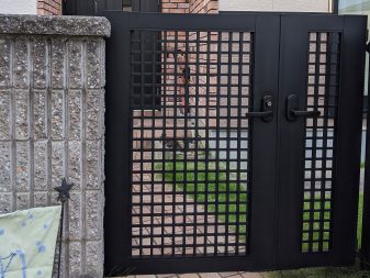 アルミ製門扉の塗装